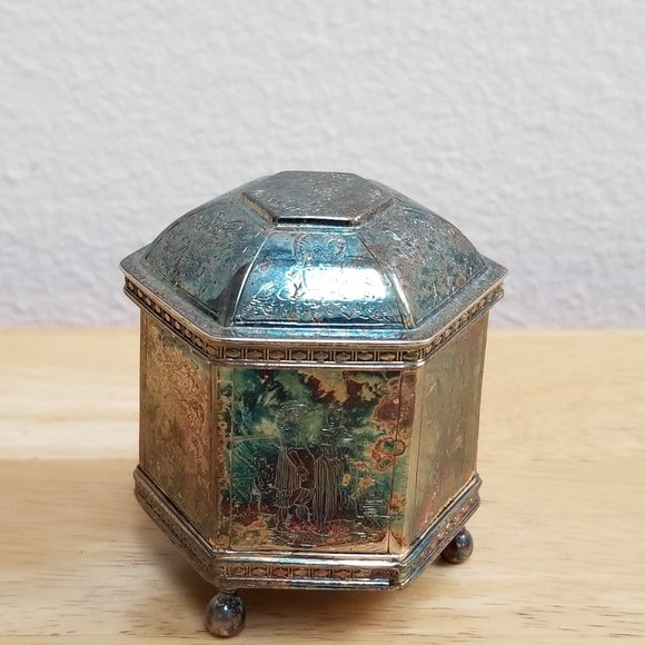 #1150 Vintage Silver Tone Engraved Box - Picture 9 of 15